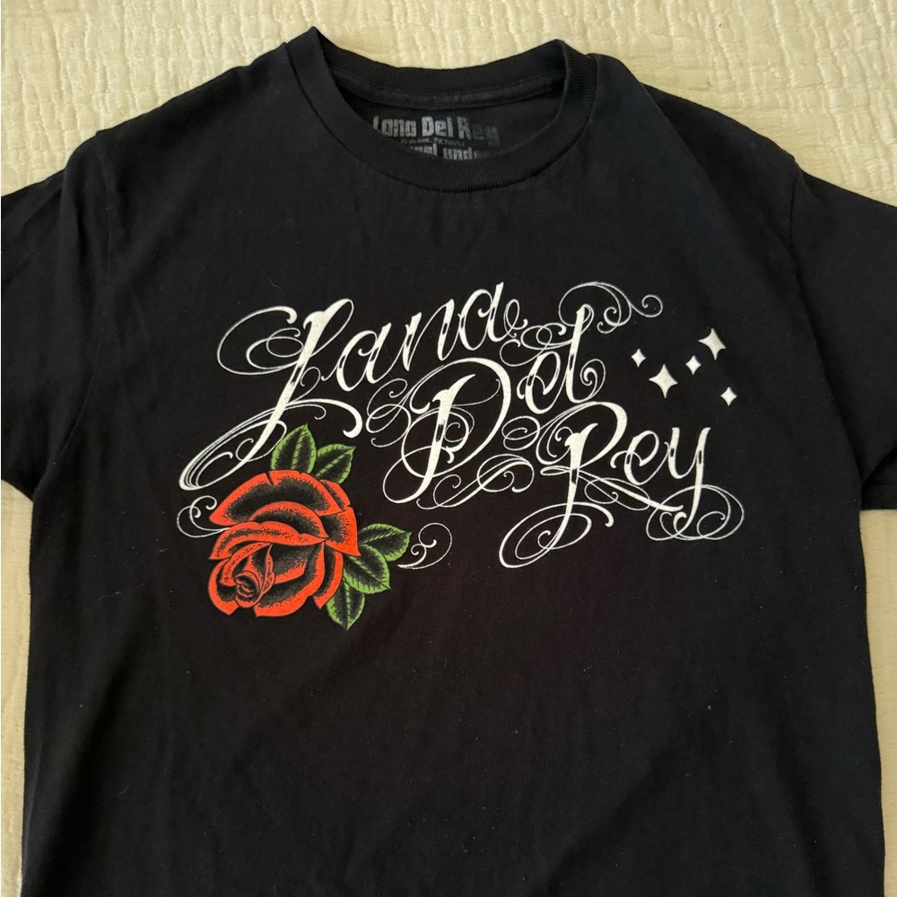 Lana Del Rey Black Graphic Tee with Red Rose Design